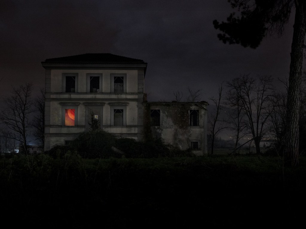 Image via: Wired Ghost Hunting in Italy's Rundown Hospitals and Country Villas